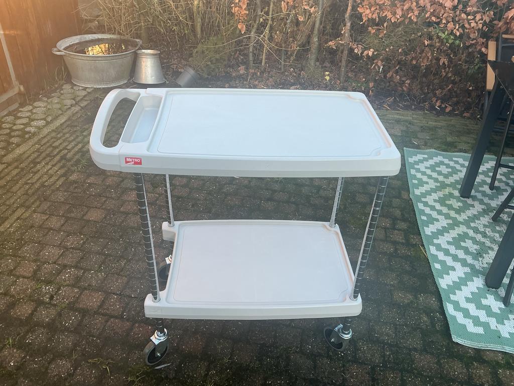 Serveerwagen gebruikt 2 lagen zie foto,s kleur crème., Gebruikt, Kunststof, Keukentrolley, Overige merken