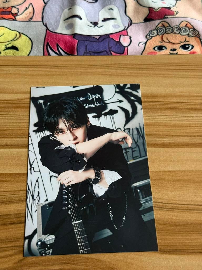 Stray Kids Lee Know postcard dominate, Ophalen of Verzenden, Zo goed als nieuw, Foto of Kaart