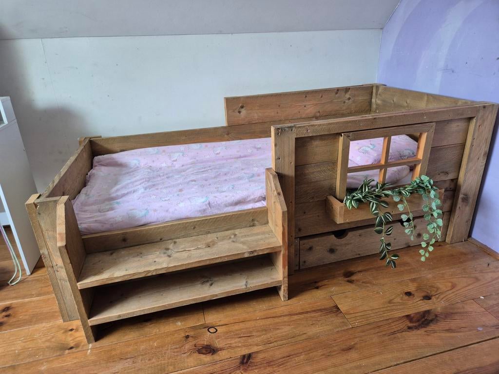 steigerhouten huisjes bed (evt. inclusief kast ed), Ophalen of Verzenden, 180 cm of meer, 85 tot 100 cm