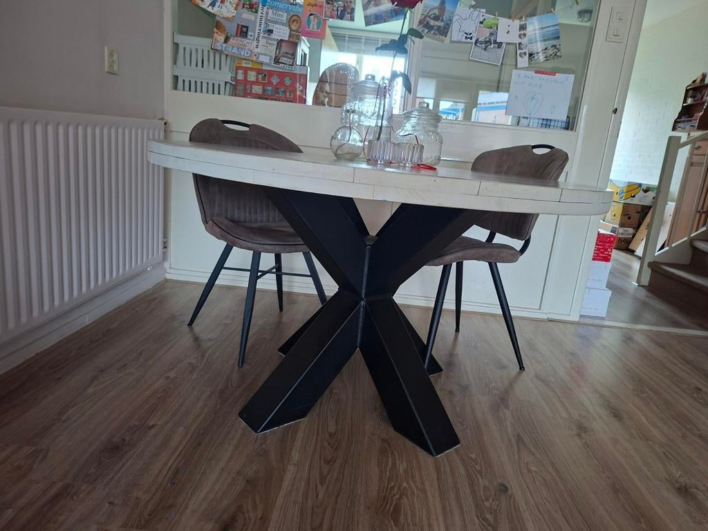 Stoere ronde eettafel, Rond, Ophalen of Verzenden, Zo goed als nieuw, 100 tot 150 cm