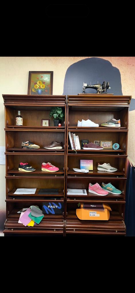 ANTIEKE BOEKENKAST ENGELSE STIJL, Ophalen, Gebruikt, Met plank(en)