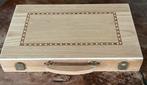 Nieuw backgammon spel in houten ingelegde koffer, Hobby en Vrije tijd, Ophalen of Verzenden, Zo goed als nieuw