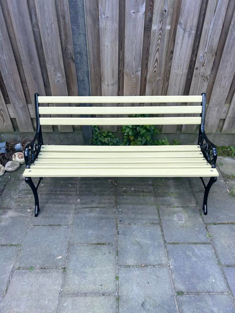 Stoere tuinbank met gietijzeren zijkanten, Tuin en Terras, Tuinbanken, Ophalen, Metaal