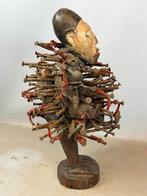 260357 Afrikaans Bakongo Nkisi Nkondi beeldje, Antiek en Kunst, Ophalen of Verzenden