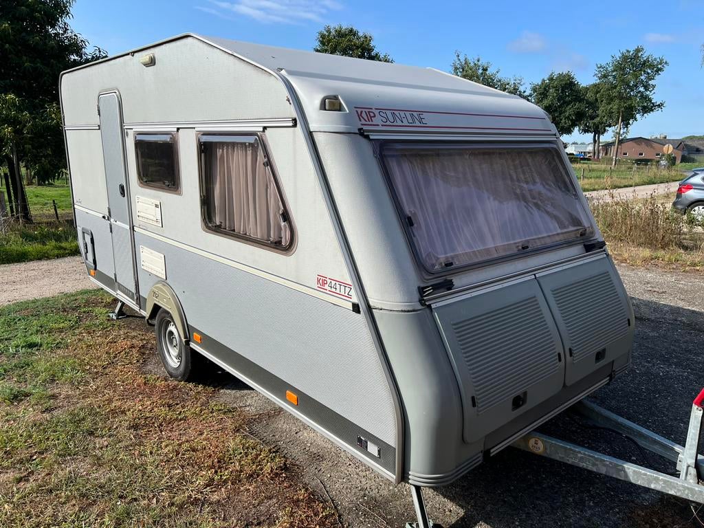 Zeldzaam nette kip caravan (44 TTZ ) met Isabella voortent, Schokbreker, Rondzit, Kip, Omvormbare zithoek