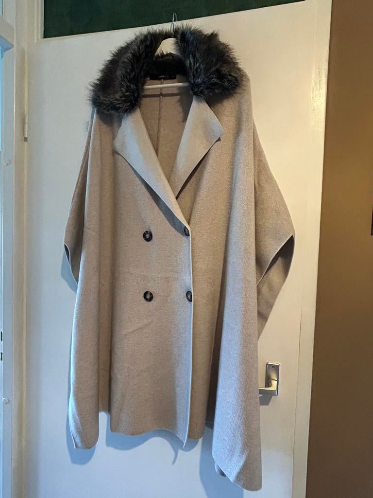 Zara Knit Poncho/Vest  mt M, Ophalen of Verzenden, Zo goed als nieuw, Maat 38/40 (M), Beige