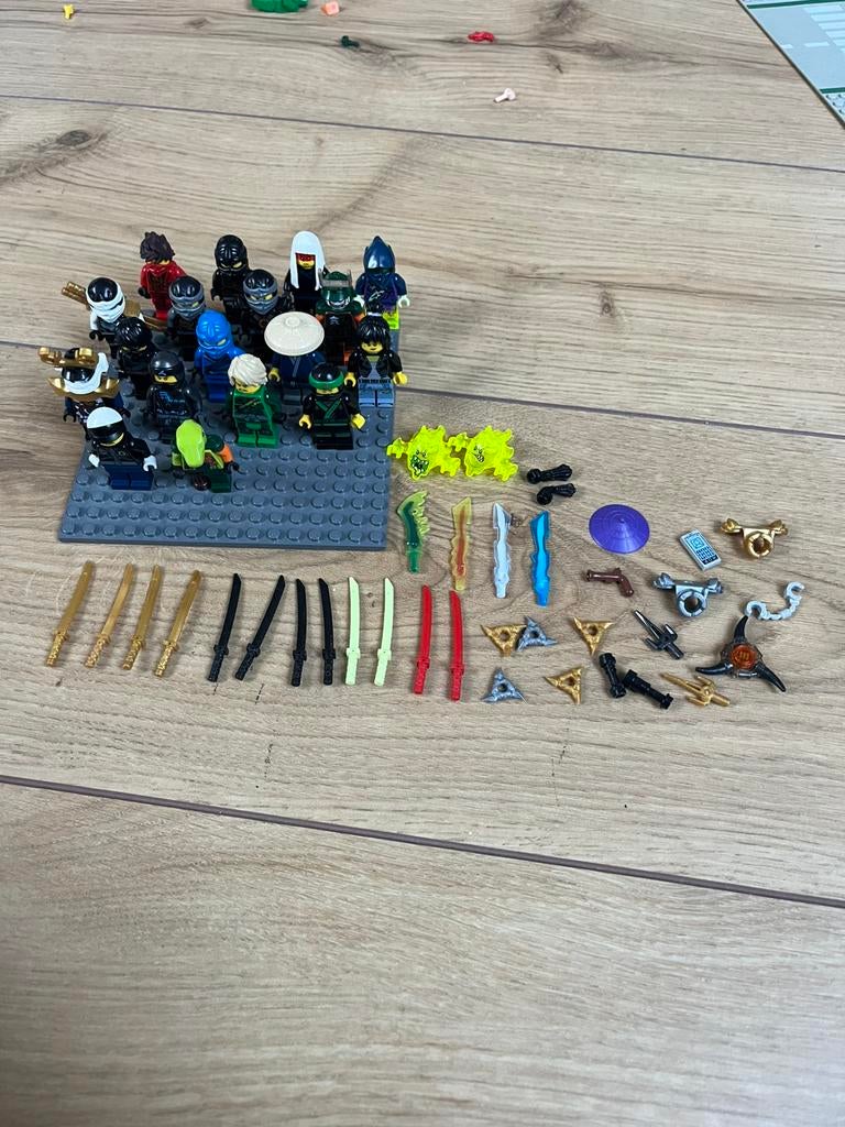 Lego ninjago minifigures, Ophalen of Verzenden, Zo goed als nieuw, Staal