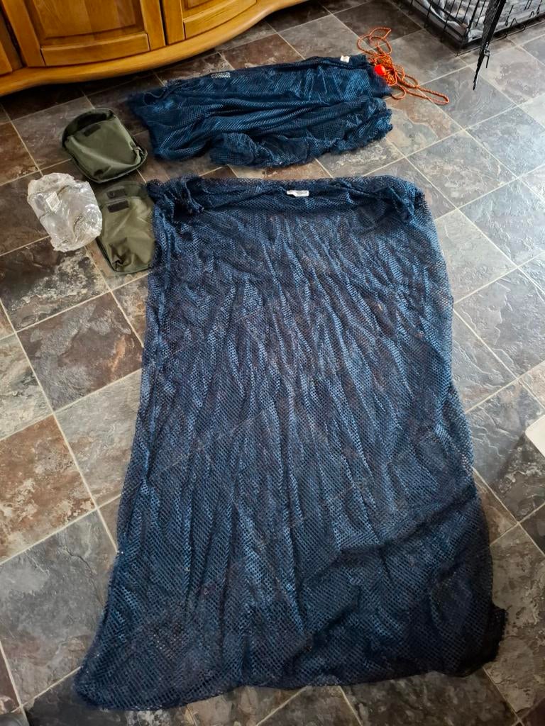 2x Spro Bewaarzakken XL blauw in goede staat, Watersport en Boten, Hengelsport | Karpervissen, Ophalen of Verzenden, Zo goed als nieuw