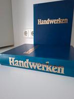 2 ingebonden handwerk boeken uit 1975 en 1976, Ophalen of Verzenden