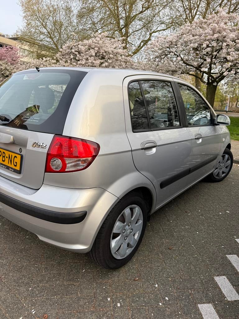 Hyundai Getz 1.3 5DRS AUT 2004 Grijs, 40 €/maand, 4 cilinders, Getz, Zilver of Grijs
