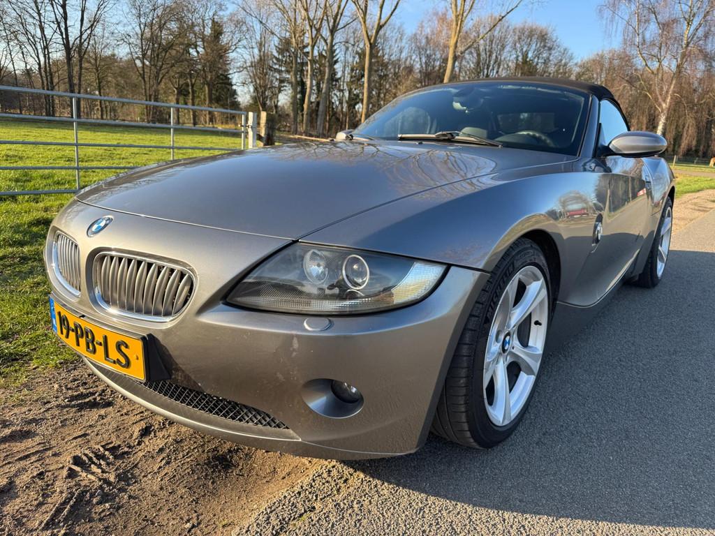 BMW Z4 Roadster 3.0i S 231PK AUTOMAAT met leder en stoelverw, Automaat, Achterwielaandrijving, Gebruikt, Zwart