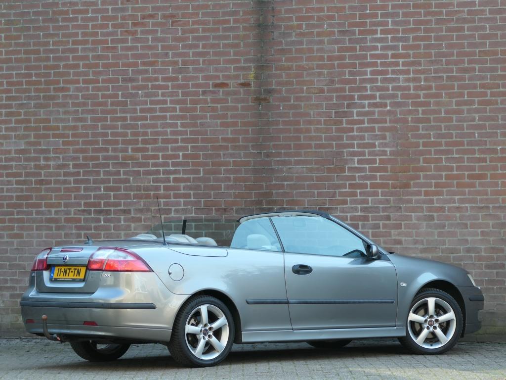 Saab 9-3 Cabrio 2.0t Vector Navi / Leer / Trekhaak / Cruise, Auto's, Saab, 1998 cc, Gebruikt, 4 cilinders, Cabriolet