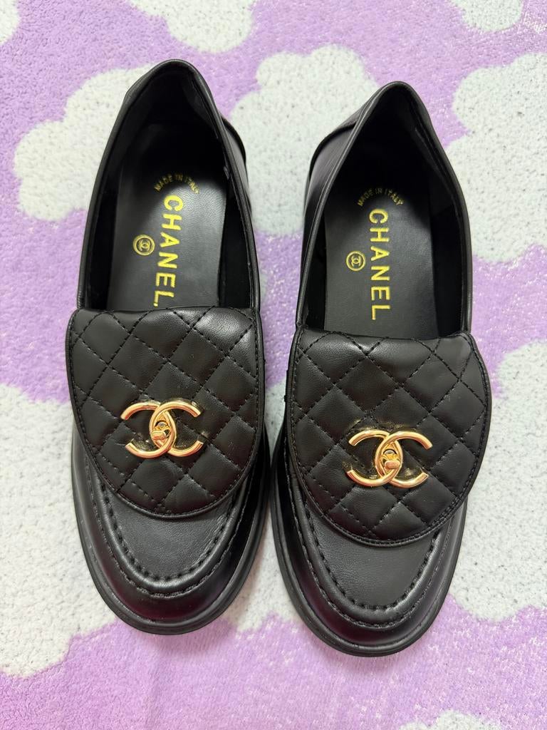 Nieuwe Chanel-stijl loafers - nooit gedragen, Kleding | Dames, Schoenen, Verzenden, Nieuw, Instappers, Zwart