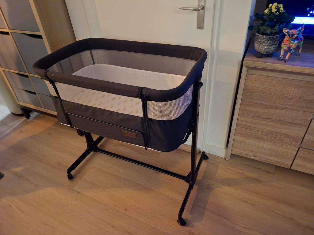 Babywiegje met wieltjes, Kinderen en Baby's, Babywiegjes en Ledikanten, Ophalen, Zo goed als nieuw, Wieg
