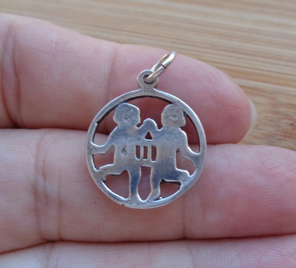 zilveren hanger/bedel sterrenbeeld tweeling [824], Overige merken, Verzenden, Zo goed als nieuw, 1 bedel