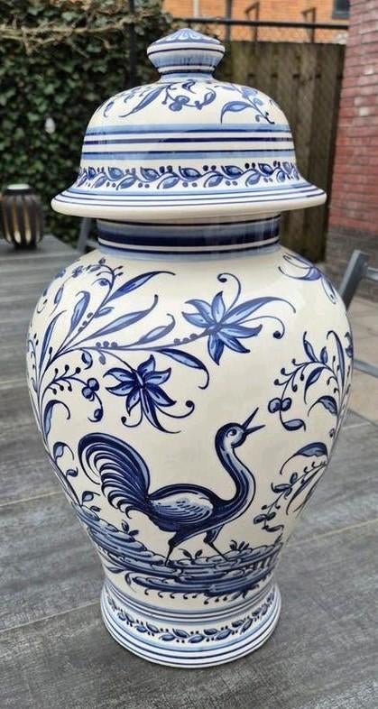 Handgeschilderde Portugese aardewerk vaas met deksel, Ophalen of Verzenden