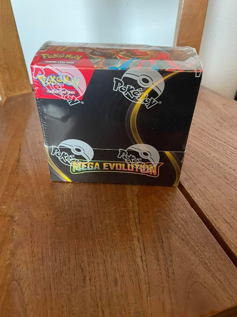 Mega Evolution booster box, Ophalen of Verzenden, Zo goed als nieuw, Boosterbox
