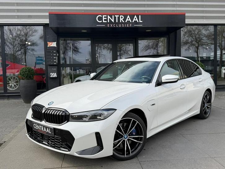 BMW 3-serie 330e xDrive M-Sport Pano|Keyless|HUD|Memory|M-Se, Auto's, BMW, Bedrijf, Te koop, 3-Serie, 4x4, ABS, Achteruitrijcamera
