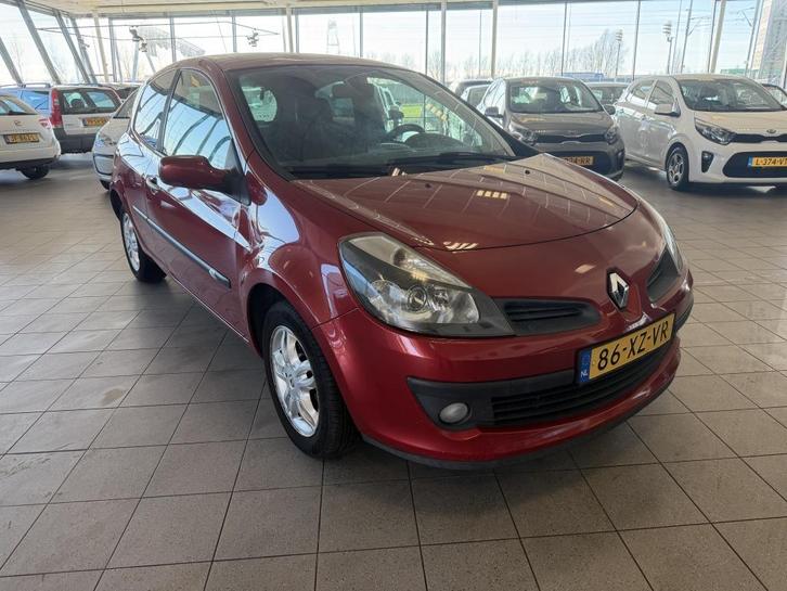 Renault Clio 1.6-16V Dynamique (bj 2007, automaat), Auto's, Renault, Bedrijf, Te koop, Clio, ABS, Airbags, Airconditioning, Alarm