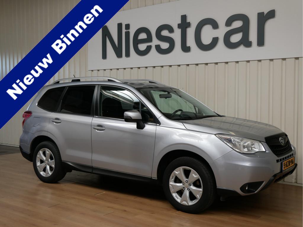 Subaru Forester 2.0 Luxury Plus met Navigatie enTrekhaak, Auto's, Subaru, Automaat, Euro 5, Zwart, 4 cilinders