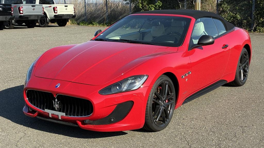 Maserati GranCabrio Sport 4.7L 2015 Uniek & Mooi (BTW AUTO), Auto's, Maserati, Automaat, 453 pk, Cabriolet, Bedrijf