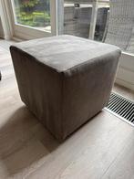 Mooie poefjes in suedine 3 stuks, Ophalen, Vierkant, Minder dan 50 cm, Zo goed als nieuw