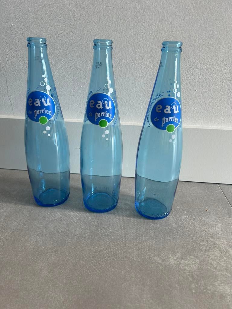 Mooie set waterflessen te koop, Ophalen of Verzenden, Bord(en), Overige stijlen, Glas