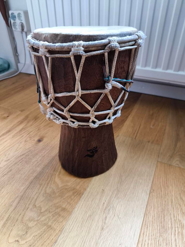 Authentieke Afrikaanse Djembe - Handgemaakt, Muziek en Instrumenten, Percussie, Ophalen, Gebruikt, Trommel