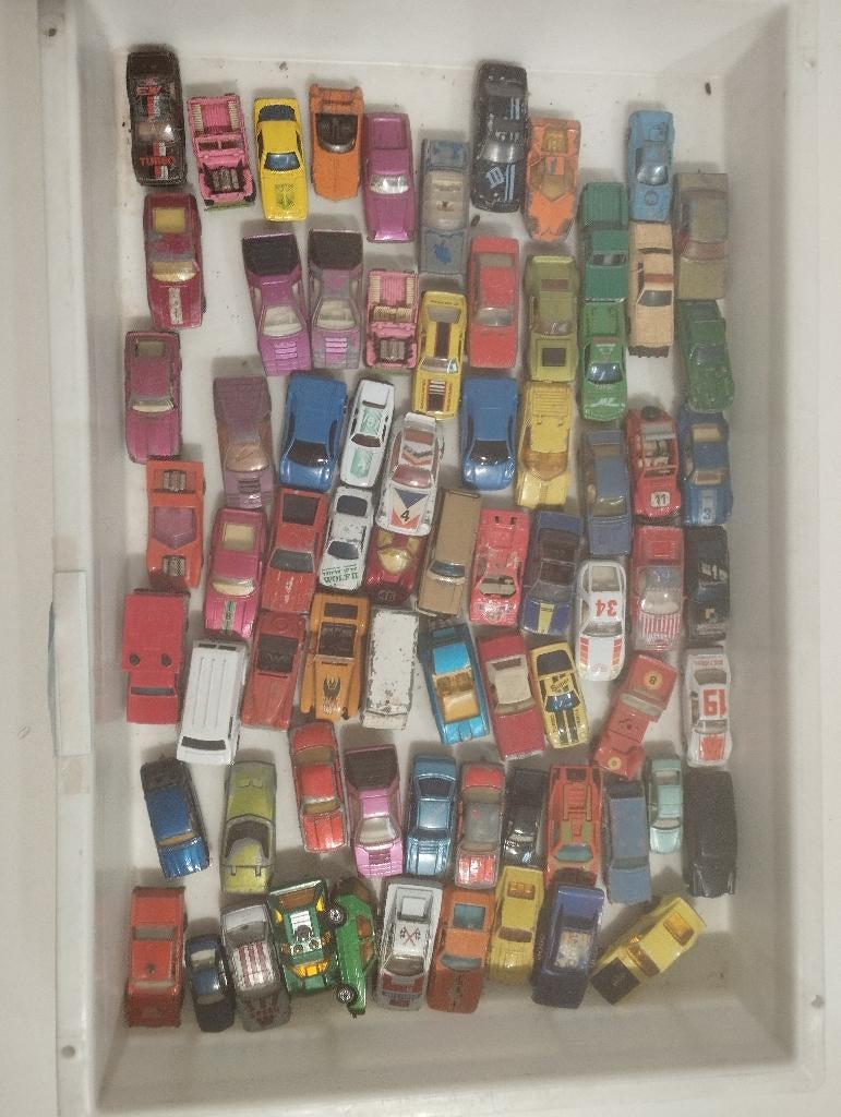 Speelgoed autootjes *, Kinderen en Baby's, Speelgoed | Speelgoedvoertuigen, Niet beknd, Niet bekend, Ophalen of Verzenden, Zo goed als nieuw