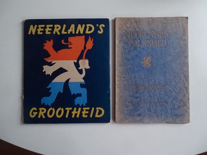 Boek Neerlands Volkslied en Neerland’s Grootheid Map, Boeken, Geschiedenis | Vaderland, Gelezen, Ophalen of Verzenden