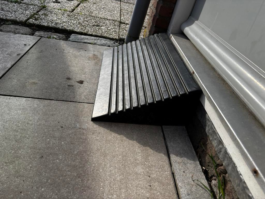 Rubberen drempelhulp (15cm), Tuin en Terras, Ophalen, Zo goed als nieuw