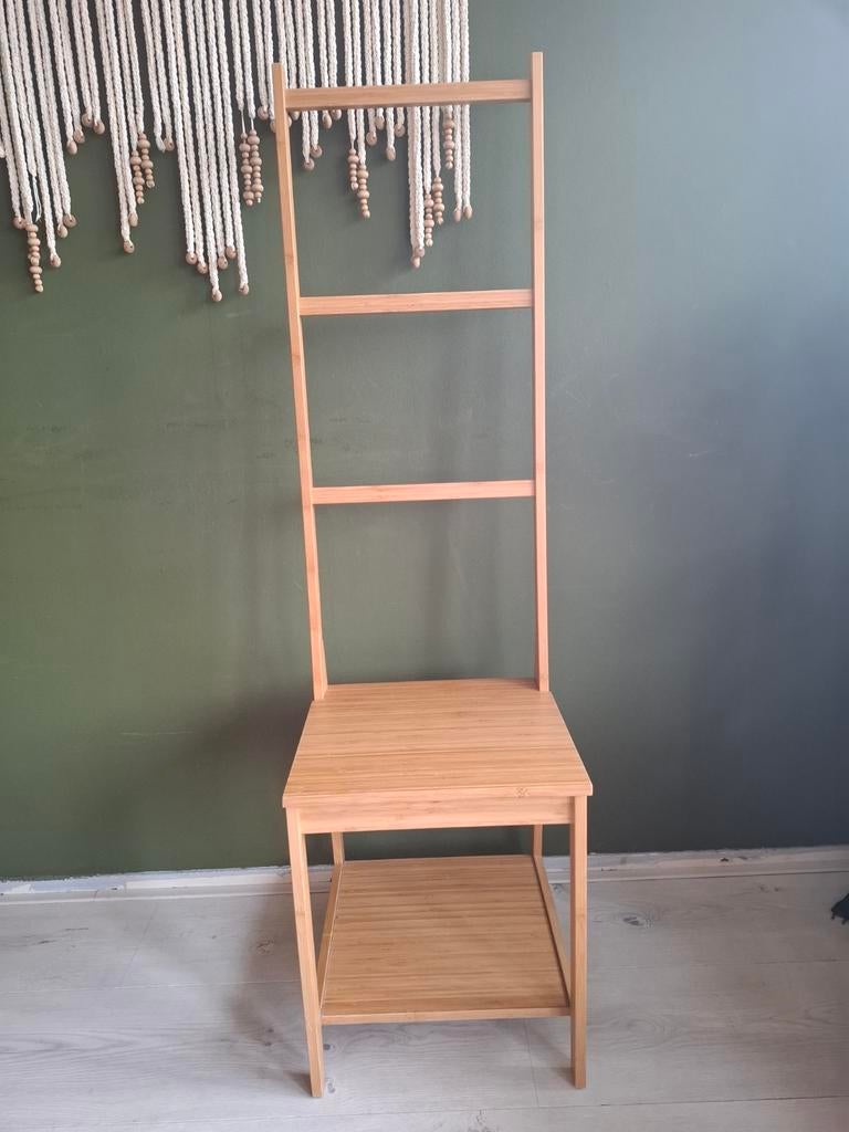 Nette Ikea RÅGRUND stoel/handdoekenrek, Huis en Inrichting, Badkamer | Badkamermeubels, (Half)hoge kast, Minder dan 50 cm, Gebruikt