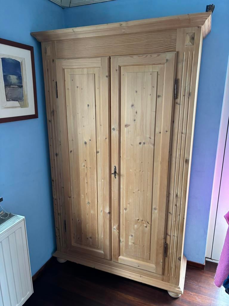 Kledingkast grenen hout hangen en leggen ca 35 jaar oud, Huis en Inrichting, Kasten | Kledingkasten, Ophalen, Zo goed als nieuw