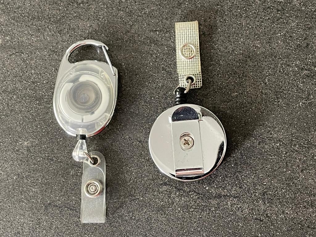 badgehouder met afrolmechanisme en sleutelring, Ophalen of Verzenden, Zo goed als nieuw, Overige typen