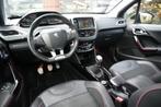 Peugeot 2008 1.2 PureTech GT-line Black on black Panoramadak, Stof, 1199 cc, Parkeersensor, 610 kg