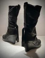 Humanoid design hoge dames laarzen sleehakken zwart 39, Hoge laarzen, Zwart, Ophalen of Verzenden, Zo goed als nieuw