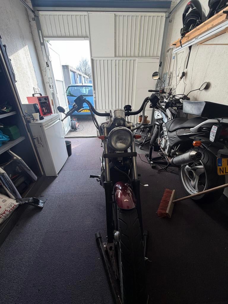 Suzuki VS700 Bobber Project - Uniek en Krachtig, Motoren, 2 cilinders, Gebruikt, Particulier, Meer dan 35 kW