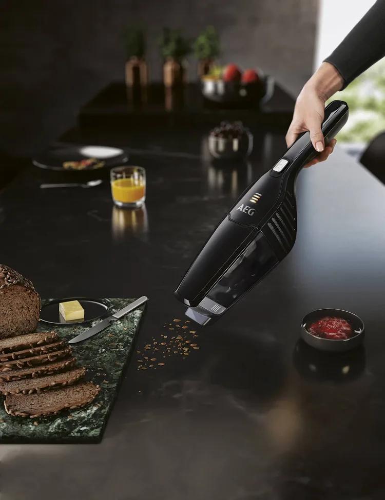 AEG CX7 1 Steelstofzuiger Zwart Paar x gebruikt Z.G.A.N., Ophalen of Verzenden