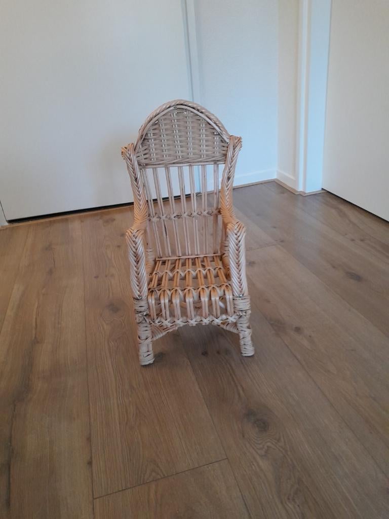 Rieten stoeltje voor pop, Ophalen, Stoel(en)