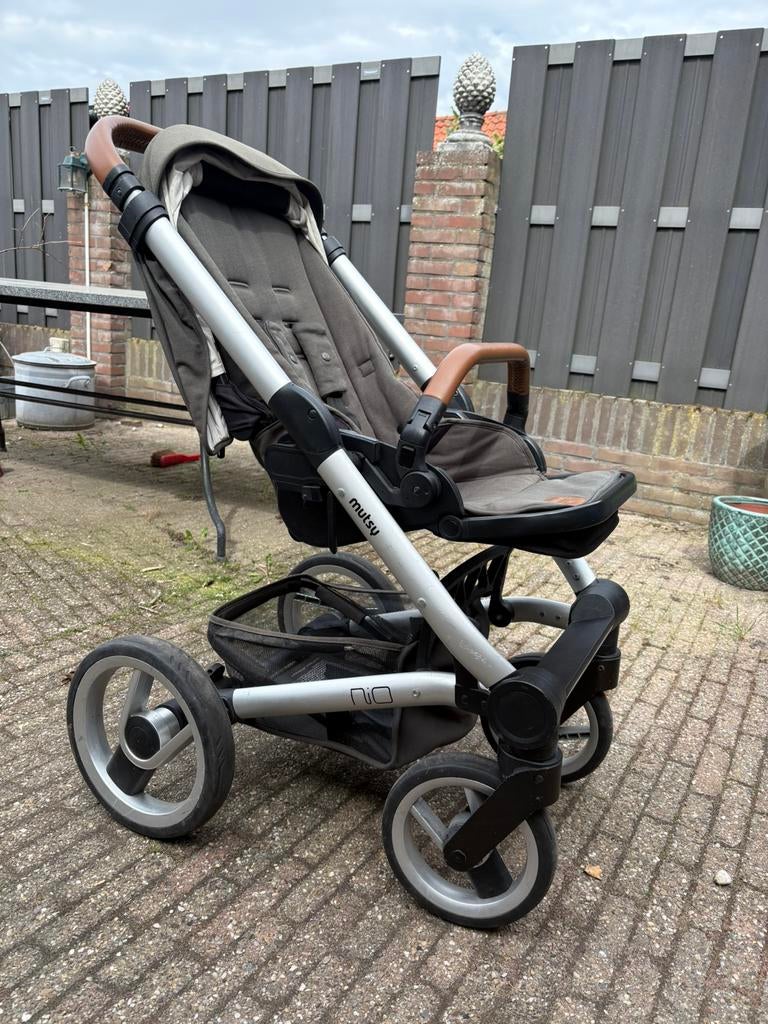 Mutsy Nio model 2019 teab, Kinderen en Baby's, Buggy's, Ophalen, Gebruikt, Overige merken, Regenhoes