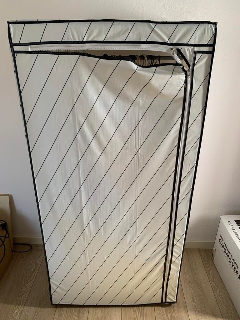 Kledingkast, Ophalen, Kunststof, Gebruikt, 100 tot 150 cm