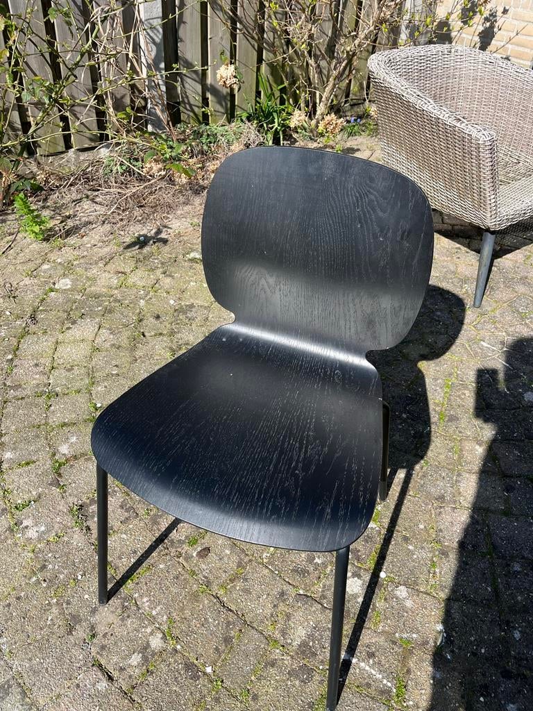 Zwarte stoel met houten zitting, Ophalen, Gebruikt, Zwart, Eén