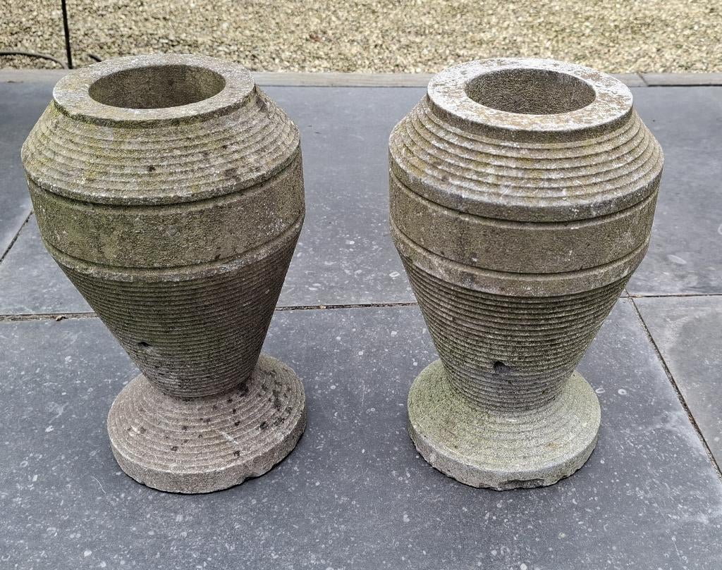 2 antieke grafvazen natuursteen arduin, Antiek en Kunst, Antiek | Vazen, Ophalen