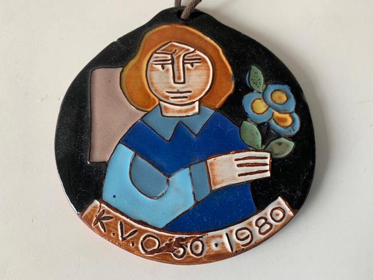 Schattig keramiek tegeltje Henk Potters keramiek hanger, Antiek en Kunst, Antiek | Keramiek en Aardewerk, Ophalen of Verzenden