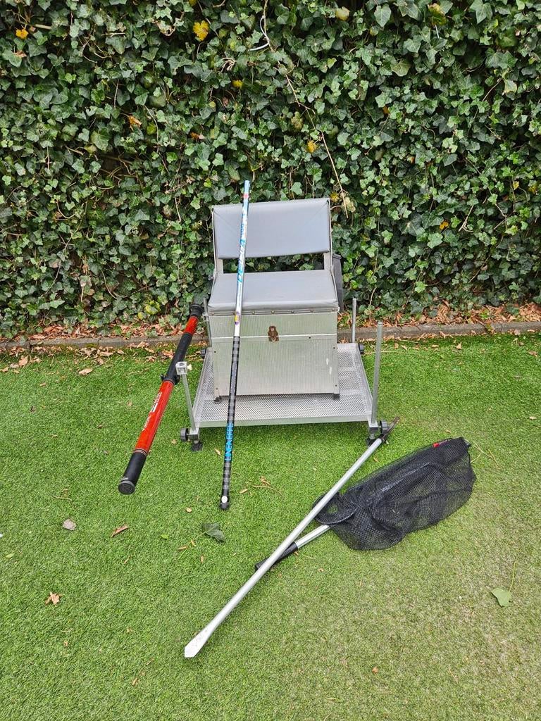 VisKoffer met plateau, 2 hengels (lange & korte) & schepnet, Ophalen of Verzenden, Gebruikt