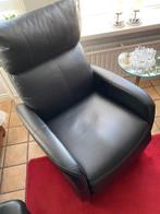 Stoelen 2 stuks 1 jaar oud +tafel en bank, Ophalen, Kunststof, Zwart, Zo goed als nieuw