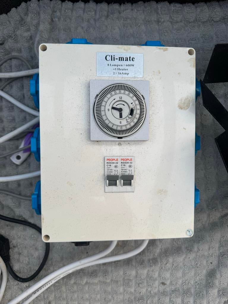 Relaiskast /Cli-mate Schakelkast 8x600W + 1 Heater met Timer, Doe-het-zelf en Verbouw, Elektra en Kabels, Gebruikt, Overige typen