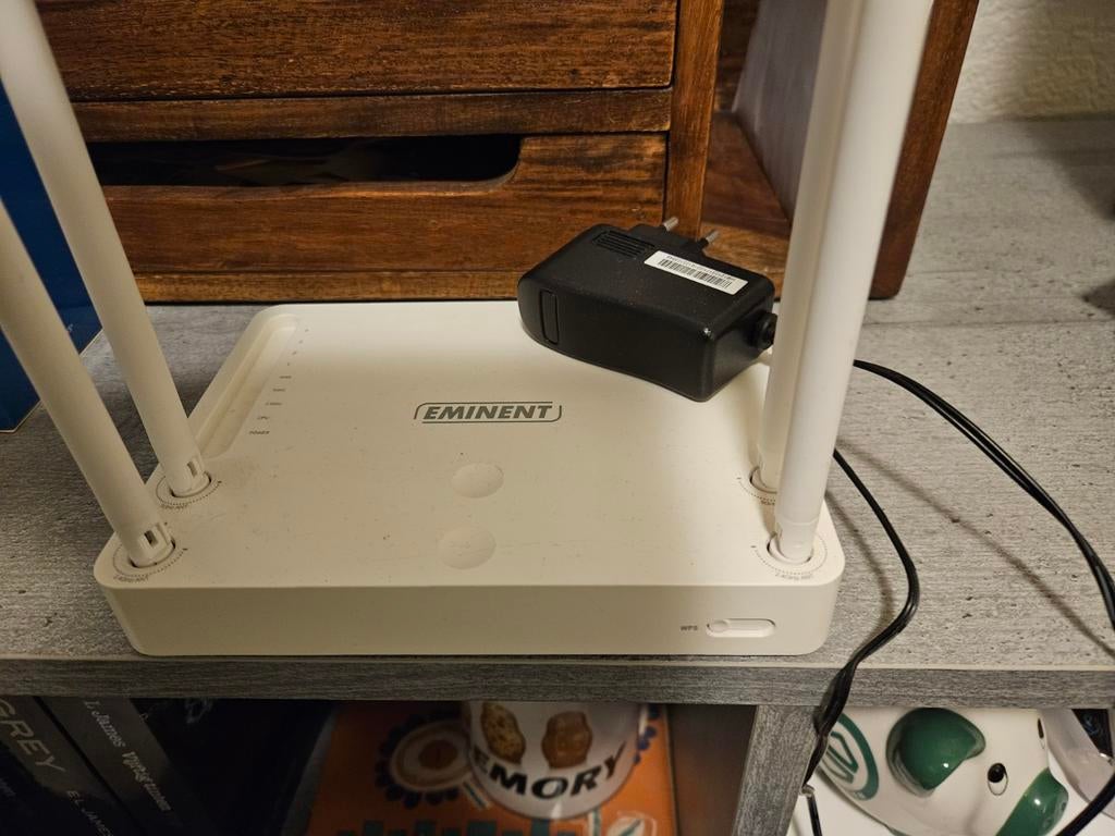 Eminent Gigabit AC Router EM4510RI, Ophalen of Verzenden, Zo goed als nieuw