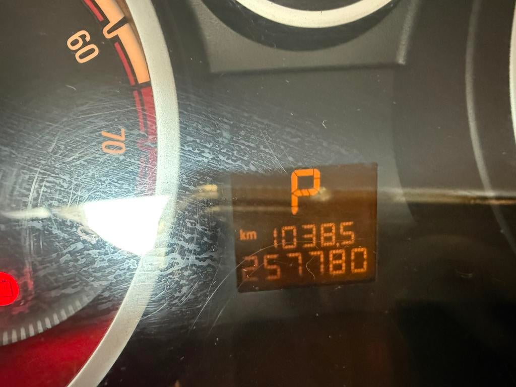 Opel Corsa 1.4 16V 5D AUT 2008 Grijs benzine, Auto's, Zwart, 4 cilinders, 49 €/maand, 1364 cc