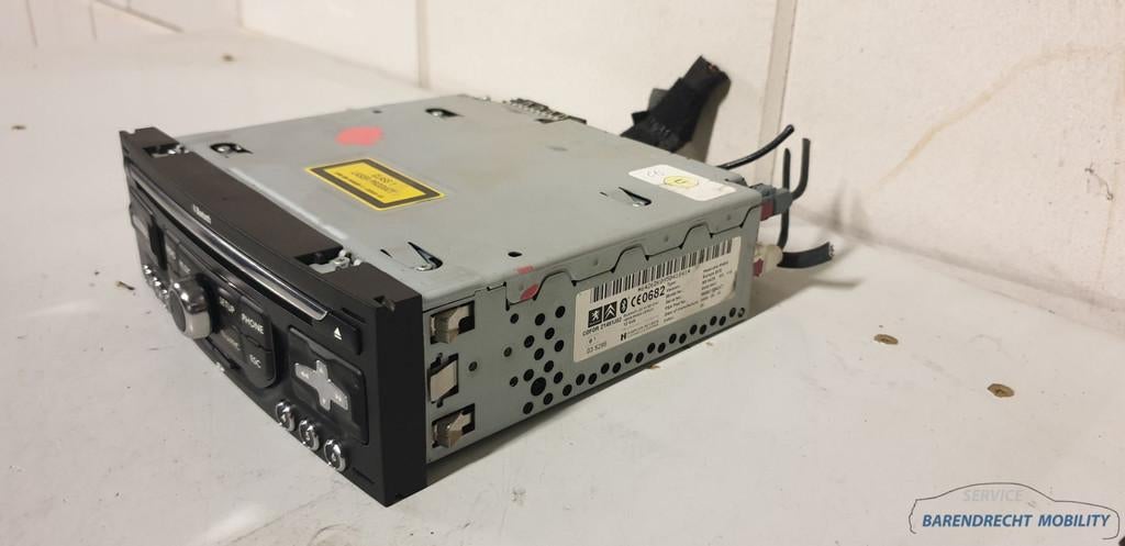 Navigatie systeem RNEG Citro n Peugeot 21491J02 multimedia S, Taurusavenue 1
2132 LS  Hoofddorp, NL, Gebruikt, Contact.group@renault.com